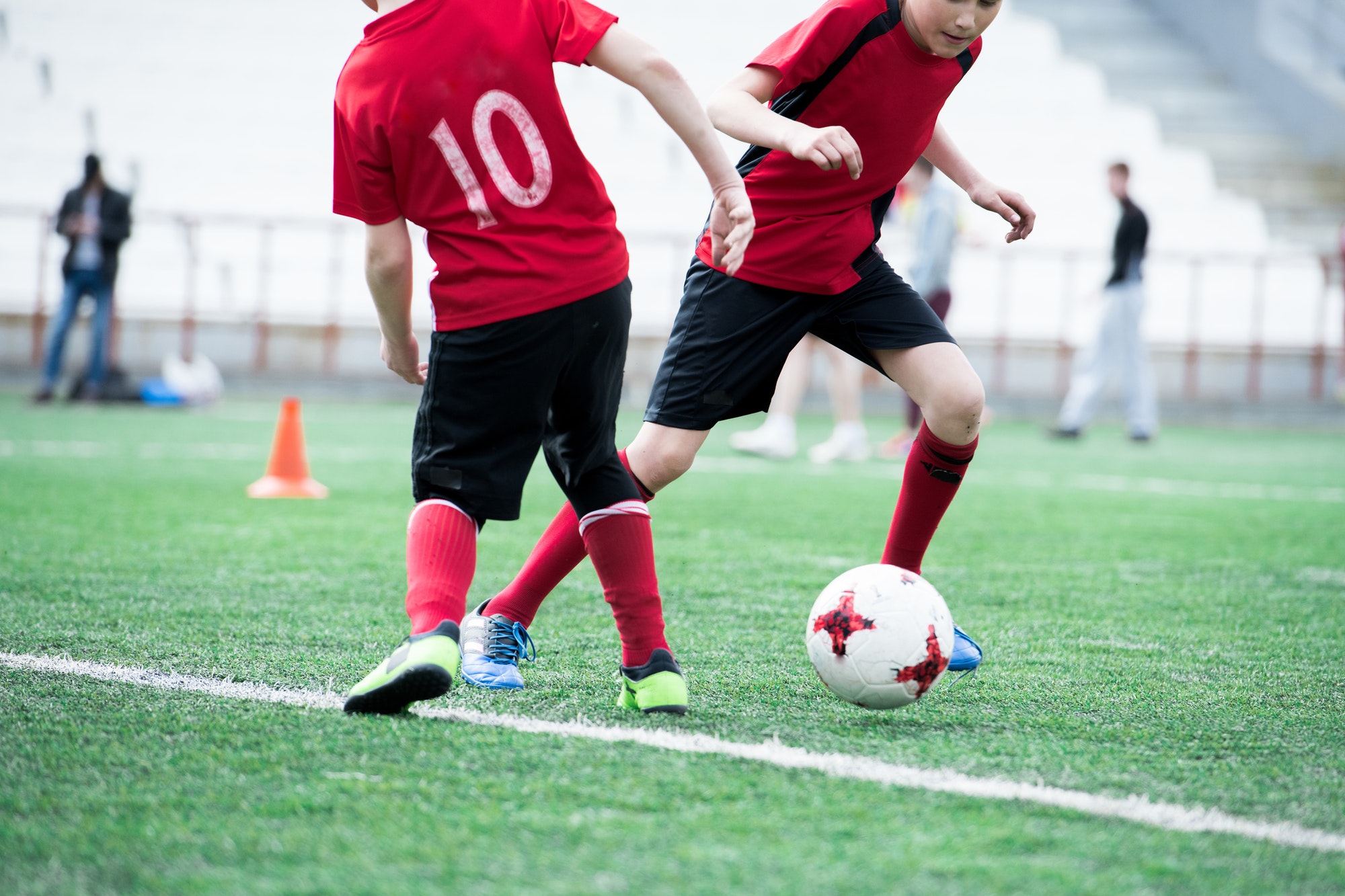 two-kids-playing005-football